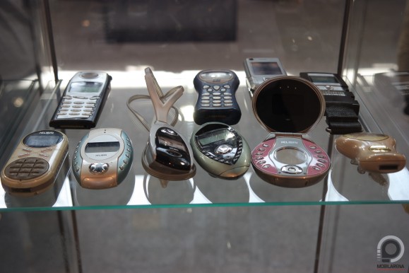 Bizony, ilyen mobilok is a piacra kerültek egykor, a mobilmementósók ismét egy sor csodát elhoztak