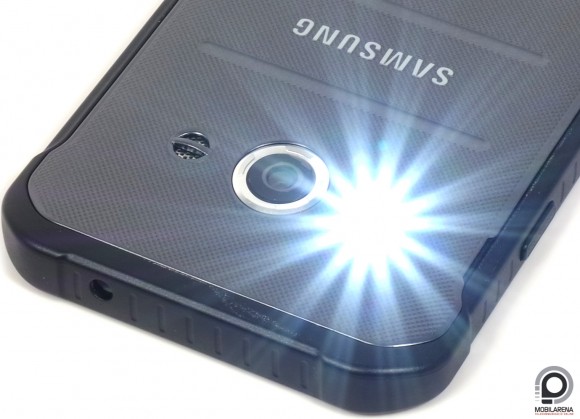 A Samsung Xcover 3 hátlapi kamerája elfogadható képeket lő