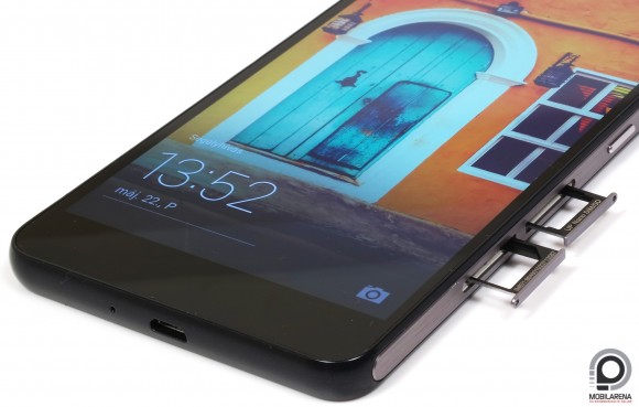 A Honor 6 Plus két SIM-et vagy egy SIM-et és egy microSD-t fogad be