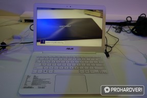 ASUS UX305F