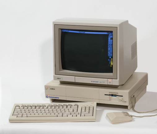 Az első Amiga, 256 KB RAM-mal és floppy meghajtóval