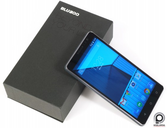 A Bluboo X550 doboza két töltőfejet is kapott