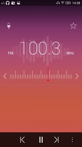 A Lenovo Vibe Shot FM-rádiót is kapott, ami fülessel működik