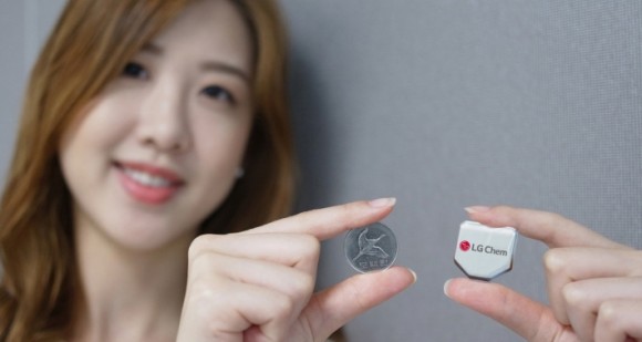 Apró és jól illik az okosórákba az LG új, hatszögletű telepe