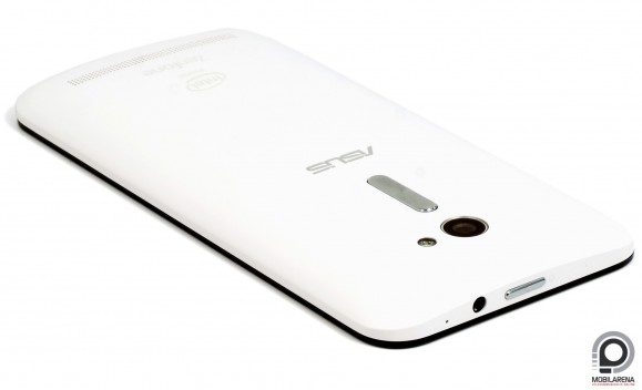 Az ASUS Zenfone 2 ZE500CL akkumulátora átlagos üzemidőre képes