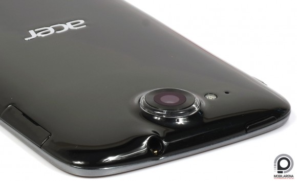 Az Acer Liquid Jade hátlapi kamerája jelentősen kiemelkedik