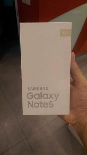 Ilyen lesz a Galaxy Note 5 doboza, amely számos specifikációt megerősít