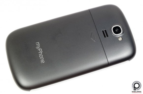 A hátlap egy mozdulattal letolható