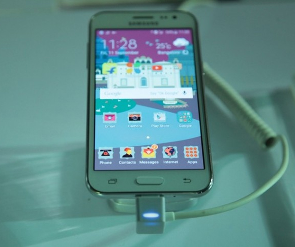 Csendben mutatkozott be a Samsung Galaxy J2