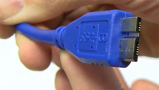 A 3.0-s sebességeket támogató microUSB kábel nem terjedt el, a legfőbb oka a kényelmetlen használat