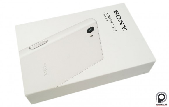 Egyszerű, fehér doboz rejti a drága készüléket