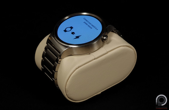 Ezen a kis "párnán" nyugszik a dobozában levő Watch