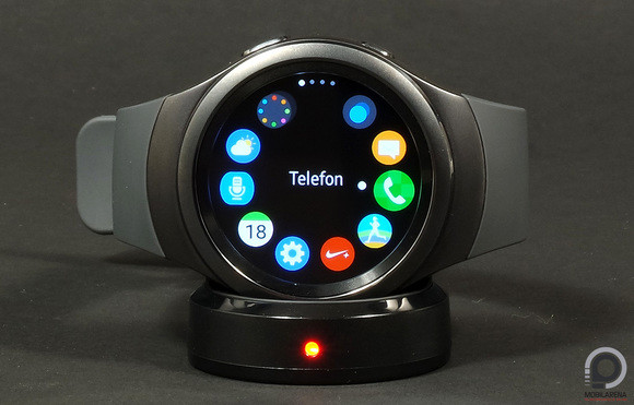 A töltés a mágneses bölcsővel egyszerű, bár nem túl gyors