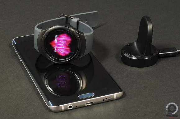 Sokan várják a tekerőgyűrűs Gear S2 folytatását 