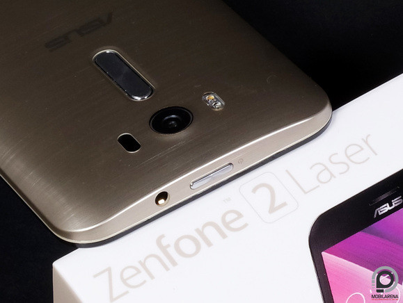 A lényeg ezúttal hátul van: a lézeres autófókusz, a 13 megapixeles kamera és a kéttónusú ledes villanó