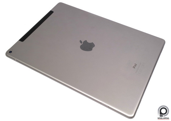 A hátlapon semmi különlegeset nem találunk, a kamera is maradt 8 megapixeles.