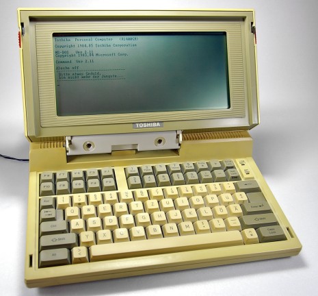 Toshiba T1100 laptop