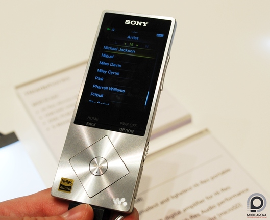 A képen a Sony NWZ-A15 látható, amit a 2014-es IFA kiállításon mutatott be a japán gyártó.