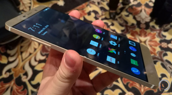 Vékony, elegáns megjelenés jellemzi