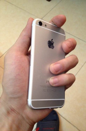 Fotók érkeztek az iPhone 6c-ről