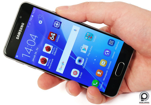 A Galaxy A3 (2016) egy mutatós, kompakt készülék