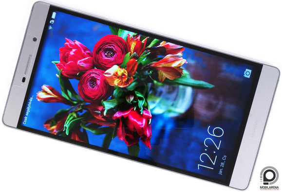 Gigantikusan nagy telefon a P8max, viszont tabletnek kompakt