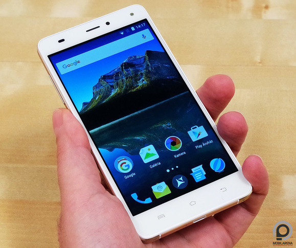 Az E4 lite a nevéhez méltóan könnyű készülék lett