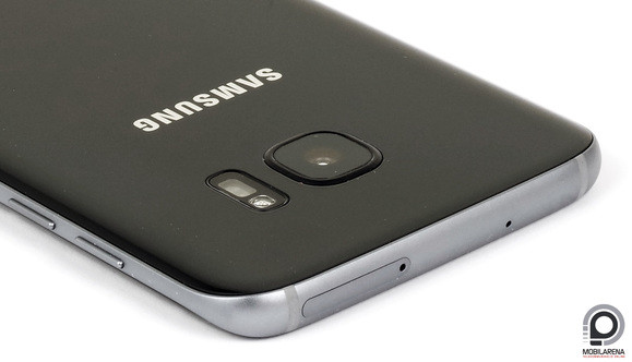 A Samsung a hátlapi kamerára is ráduplázhat 