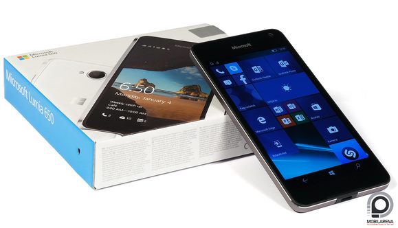 A Lumia 650 a megszokott, négyzetes dobozban vásárolható meg