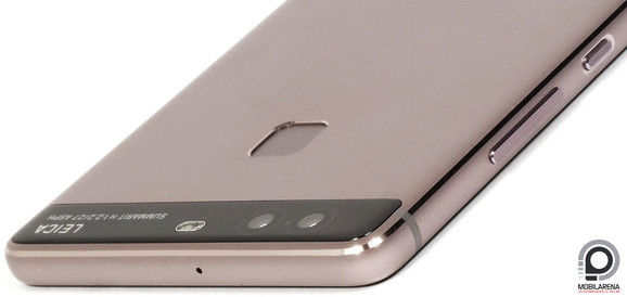 A dupla hátlapi kamerarendszer alá ujjlenyomat-olvasó került