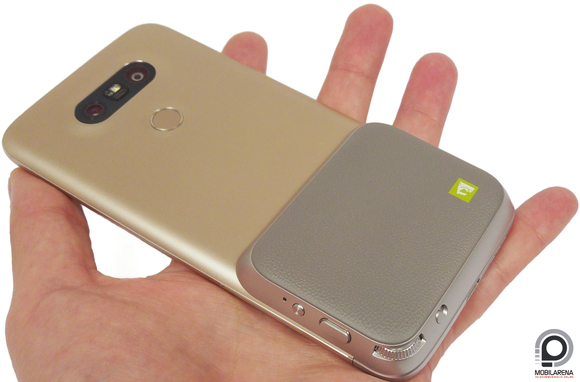 Az LG Cam Plus 1200 milliamperórával növeli a telepméretes és megkönnyíti a fogást fényképezéskor