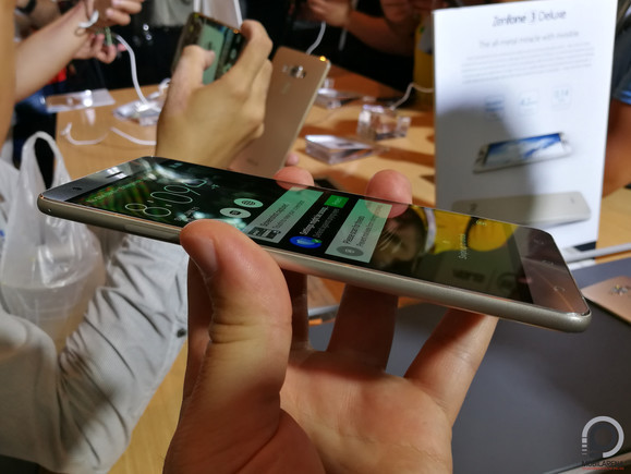 Deluxe 3 - unibody, alumínium készülékházban