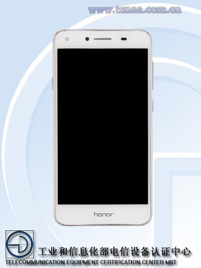 A Honor 5A kijelzője 5 hüvelykes, felbontása 720x1280 pixel.
