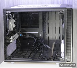 Sorszámozott, letisztult Fractal Design téma Bill Owentől