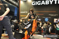 Racing szimulátor VR cockpit a Gigabyte-nál