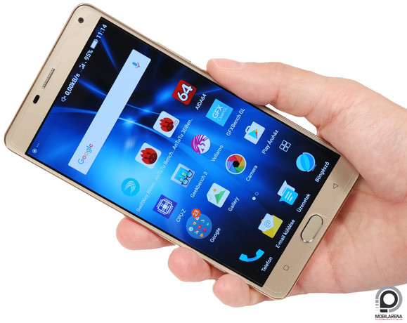 Az Allview P8 Energy Pro gigantikus készülék, hatalmas akkumulátorral