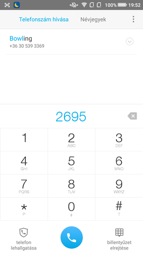 A tárcsázó és a billentyűzet/SMS-kezelő