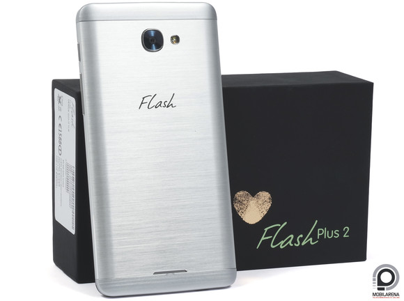 Alcatel vagy One Touch feliratot ne keressünk a Flash Plus 2 dobozán