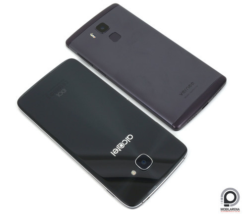 Üveg és fém: Alcatel Idol 4S a Vernee Apollo Lite mellett.