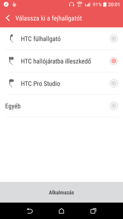 Egyéni hangszínszabályzó nincs, a BoomSound beállítások egyszerűek.