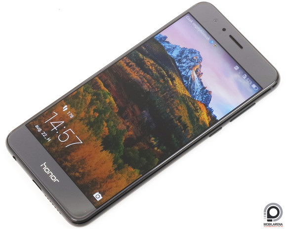 A verdikt nem kérdéses: az árhoz viszonyított tudás alapján kijár az ajánlott plecsni a Honor 8-nak