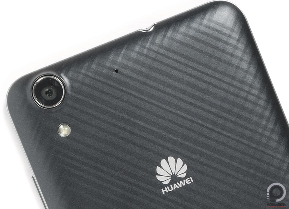A 13 megapixeles kamera alapvetően jó lenne, a fehéregyensúly viszont nem az igazi