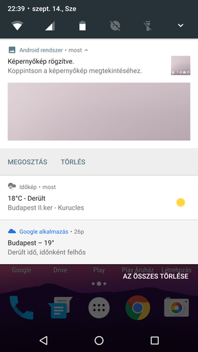 Öt gyorskapcsoló az értesítési panel tetején (balra) és a kapcsolópanel (jobbra)