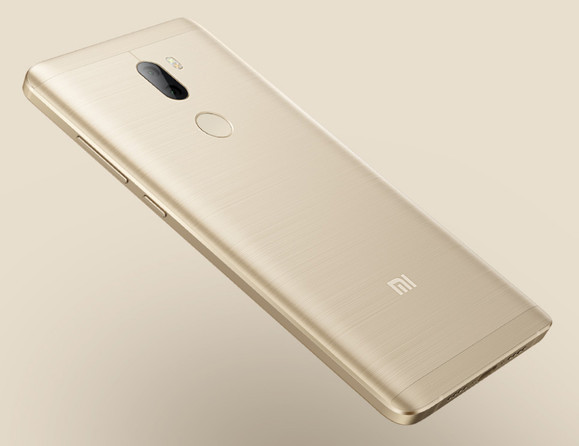 A Mi 5s Plus hátulról