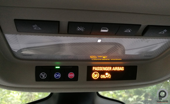 Ezekkel a gombokkal lehet kapcsolatba lépni a központtal