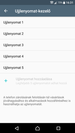 A billentyűzet jól használható, de 4,6 hüvelykes kijelzővel azért nem nehéz félreütni