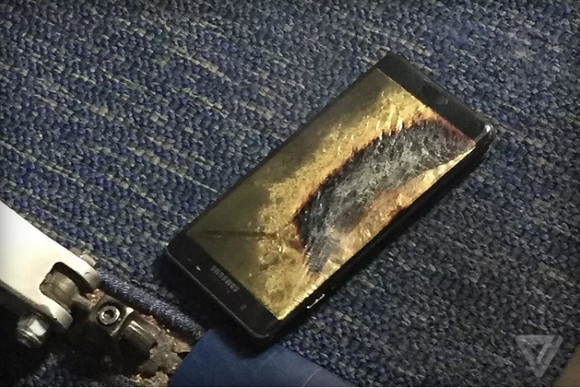 Ez maradt a minap kiégett Note7-ből a Southwest Airlines járatán