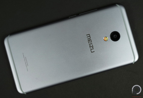 Az MX6 nemcsak mutatós, a kezelése is kényelmes