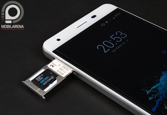 Két darab microSIM vagy egy microSD és egy microSIM kerülhet a tálcára