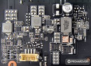 A Samsung GDDR5 chipek és a VRM komponensei